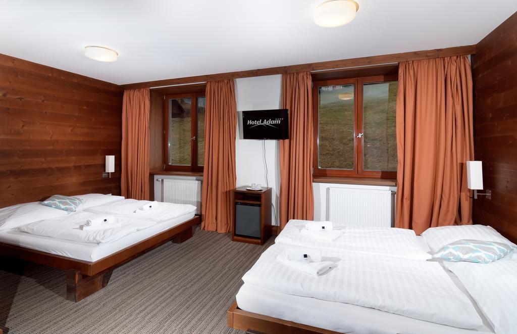 Hotel Adam ชปินด์เลอรูฟ มลิน ภายนอก รูปภาพ