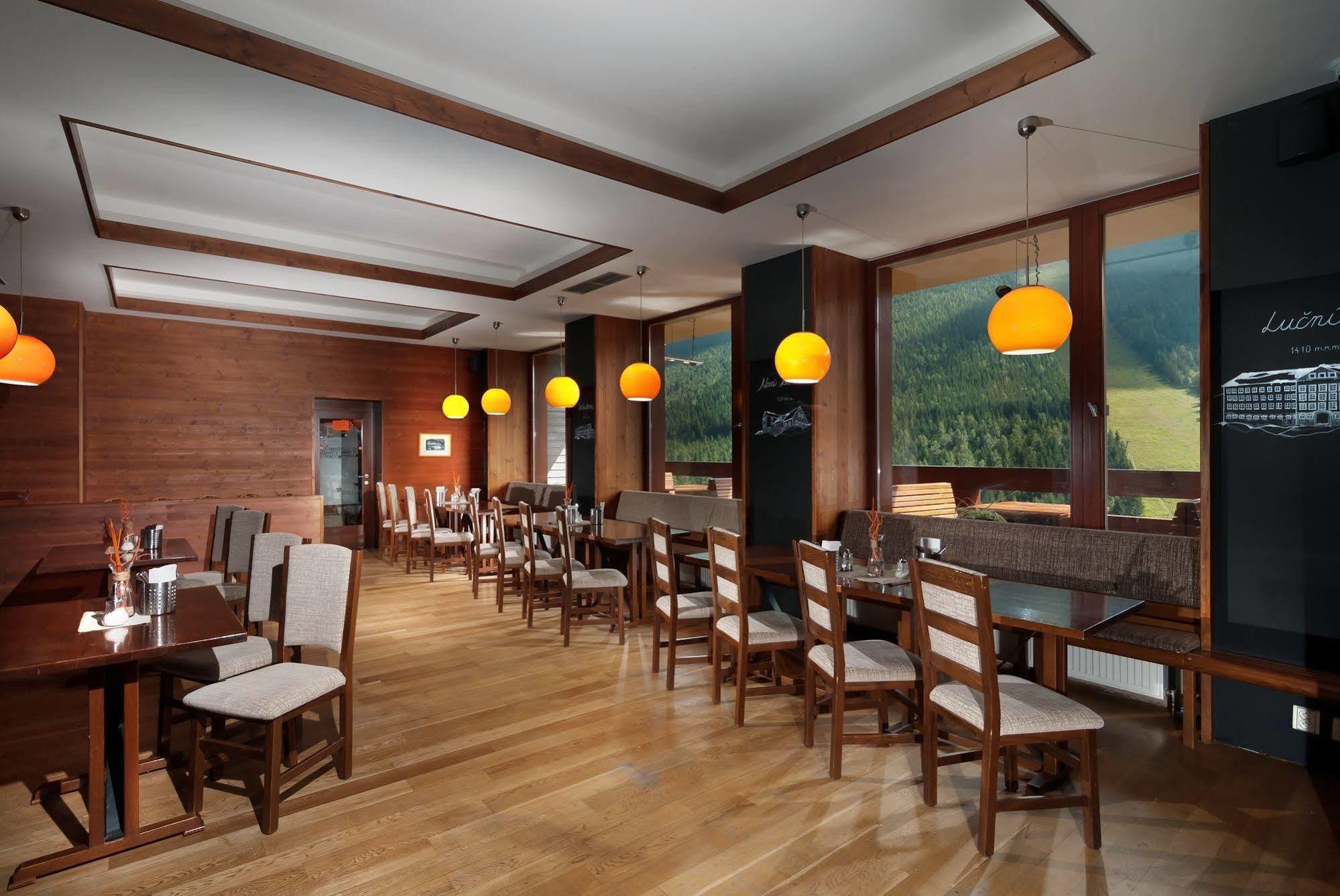 Hotel Adam ชปินด์เลอรูฟ มลิน ภายนอก รูปภาพ