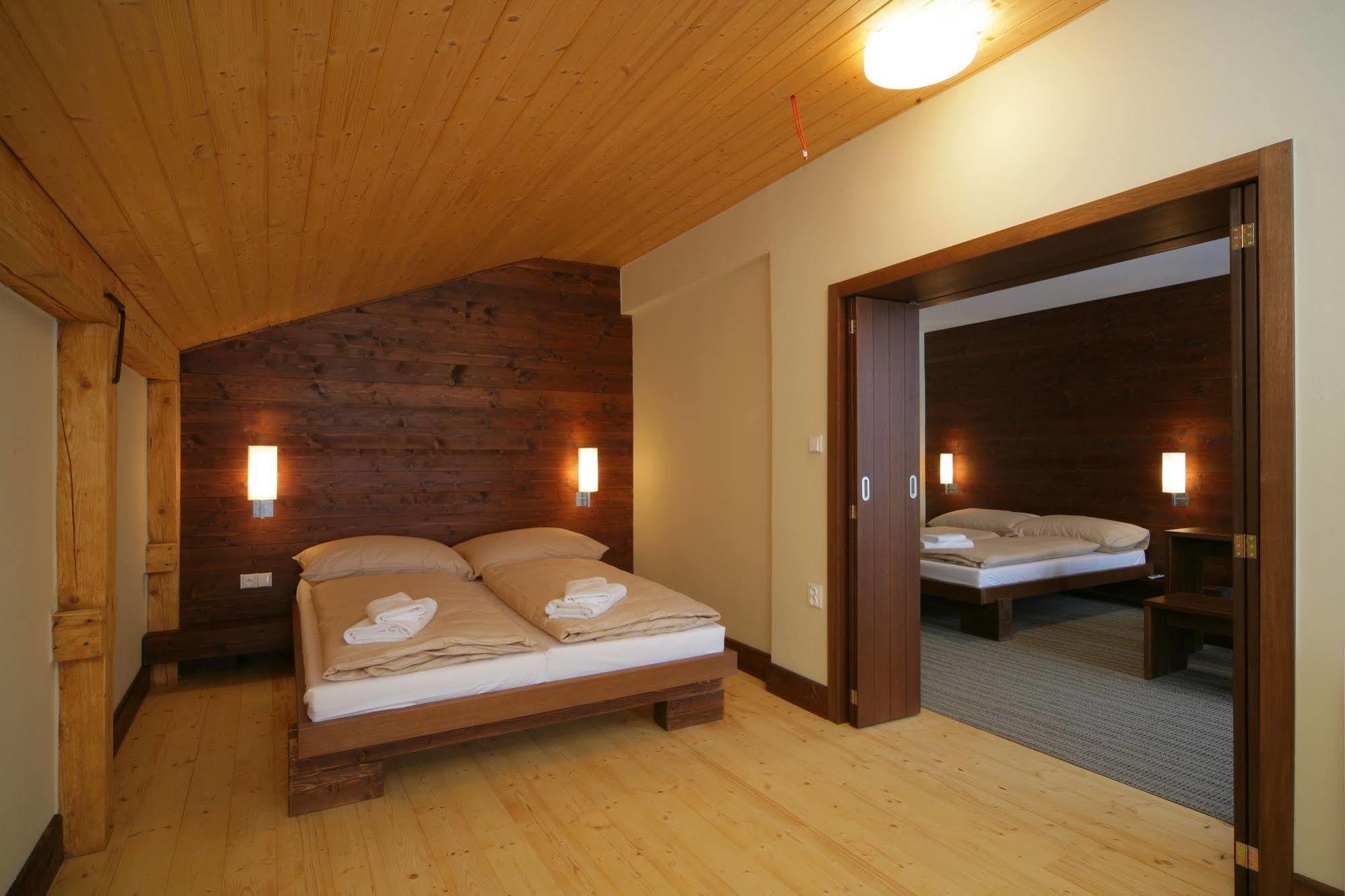 Hotel Adam ชปินด์เลอรูฟ มลิน ภายนอก รูปภาพ