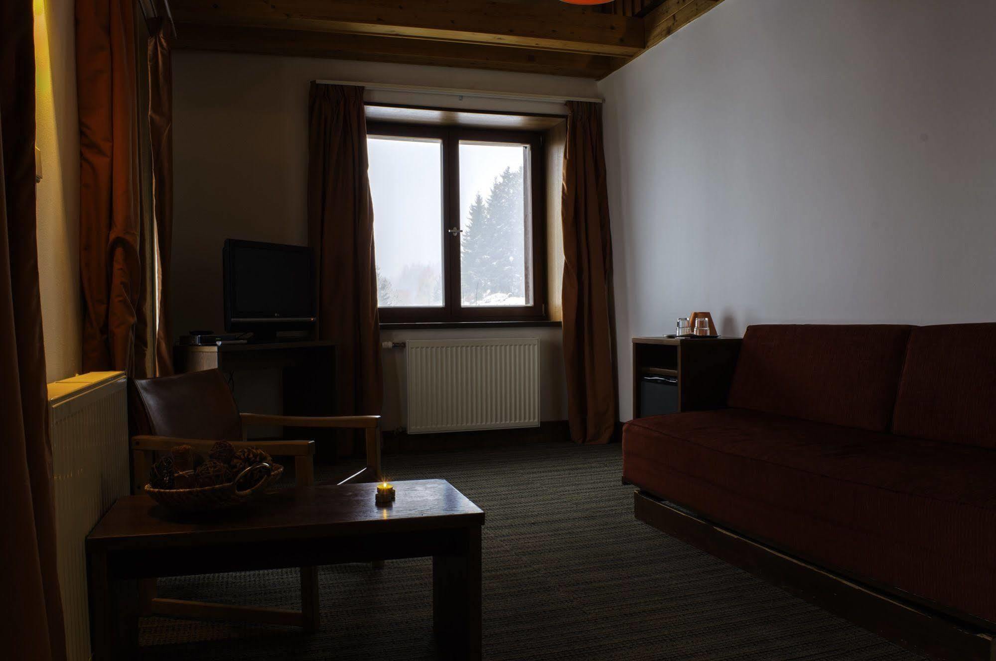 Hotel Adam ชปินด์เลอรูฟ มลิน ภายนอก รูปภาพ