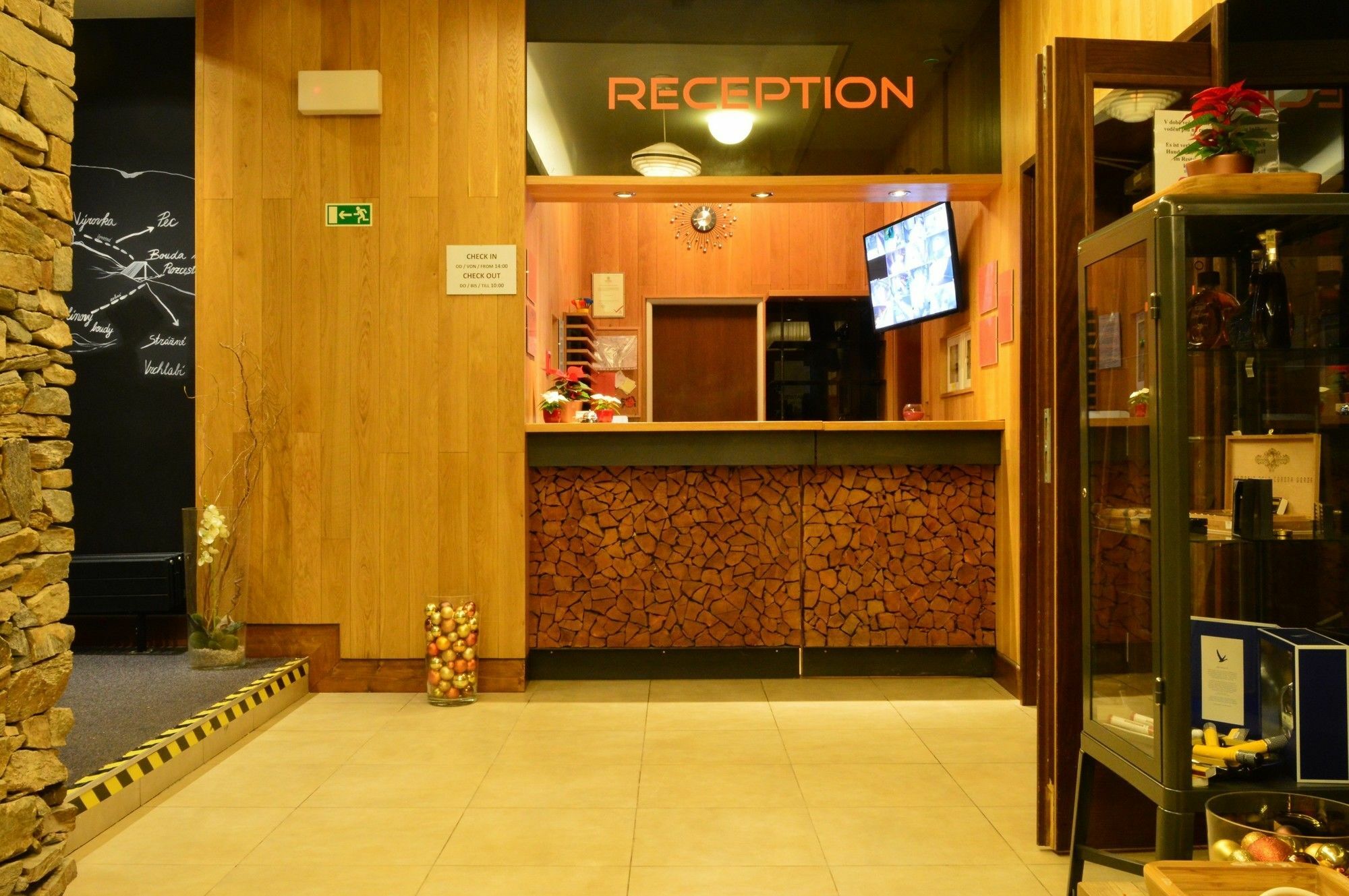 Hotel Adam ชปินด์เลอรูฟ มลิน ภายนอก รูปภาพ
